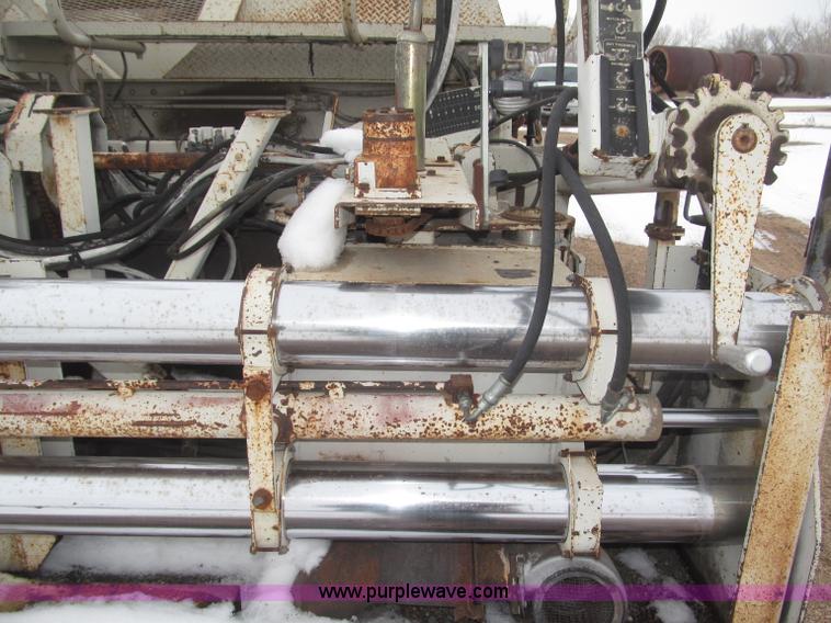 image for item B5413 Cedar Rapids CR551 Grayhound paver