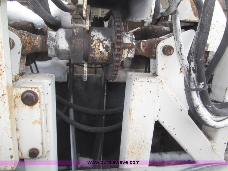 image for item B5413 Cedar Rapids CR551 Grayhound paver