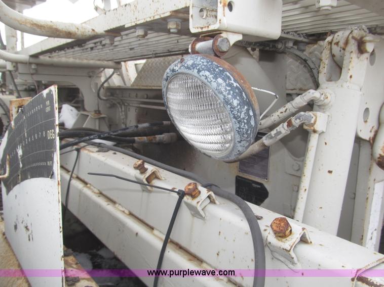 image for item B5413 Cedar Rapids CR551 Grayhound paver