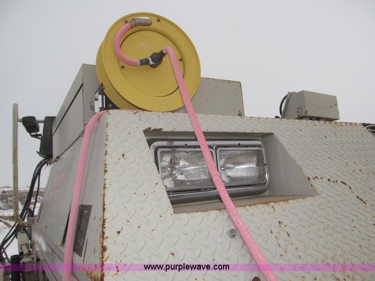 image for item B5413 Cedar Rapids CR551 Grayhound paver