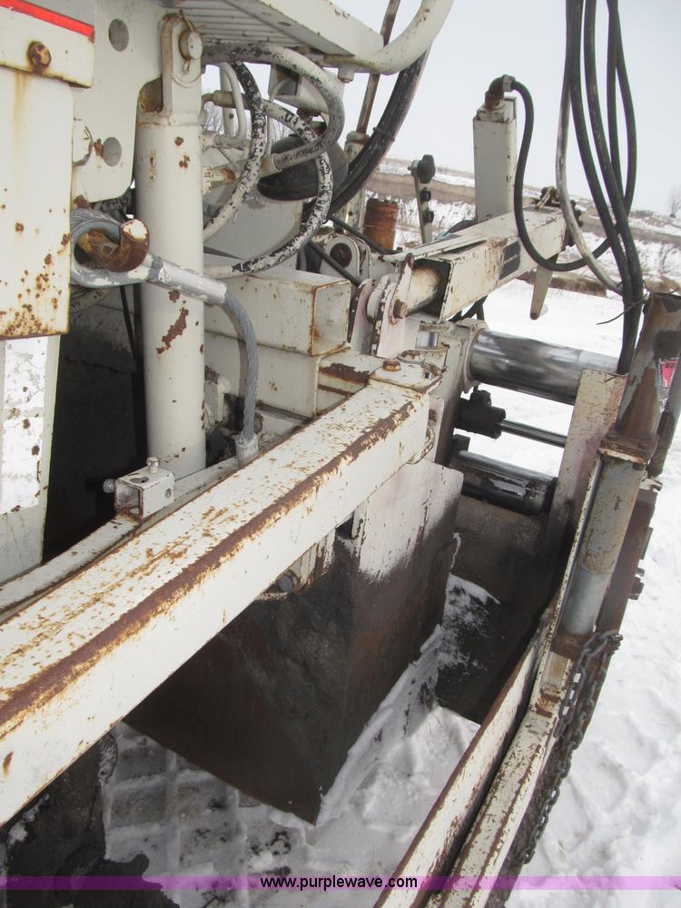 image for item B5413 Cedar Rapids CR551 Grayhound paver