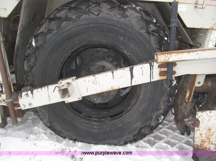 image for item B5413 Cedar Rapids CR551 Grayhound paver