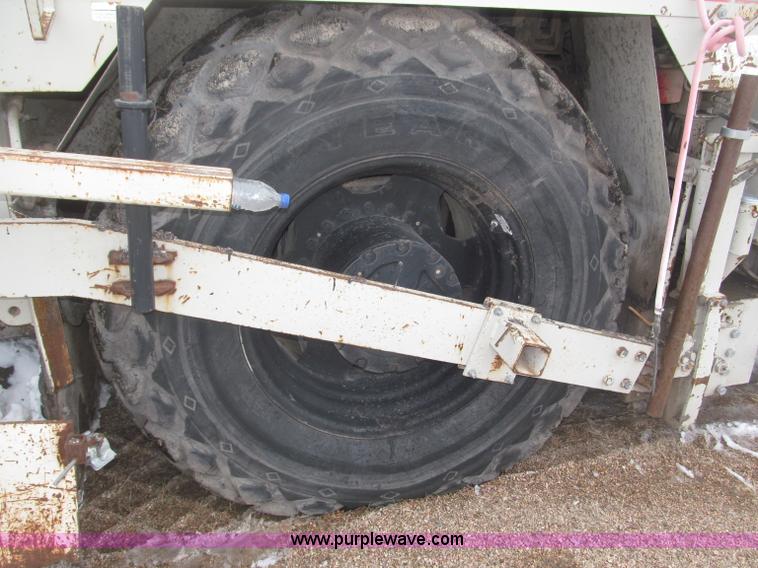 image for item B5413 Cedar Rapids CR551 Grayhound paver