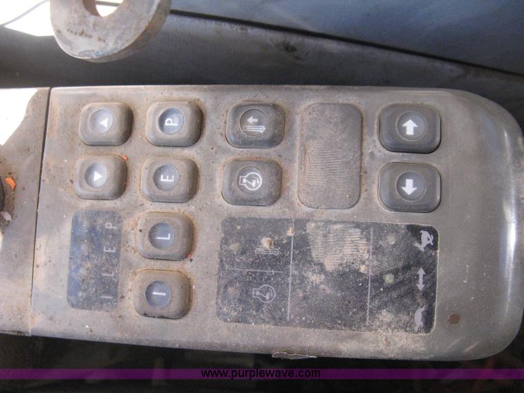 image for item B8435 1994 Hitachi EX300LC-2 excavator