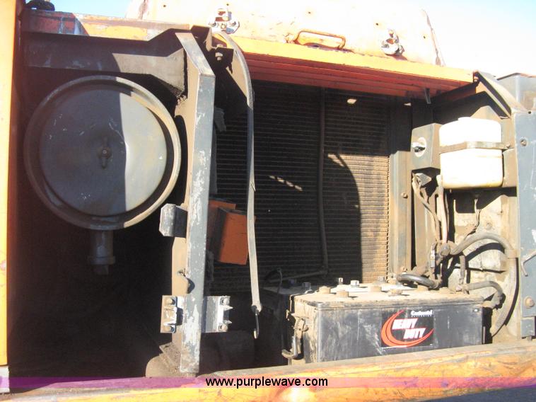 image for item B8435 1994 Hitachi EX300LC-2 excavator