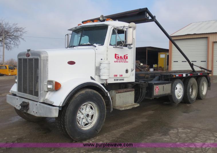 image for item D5765 1993 Peterbilt 357 roll off truck