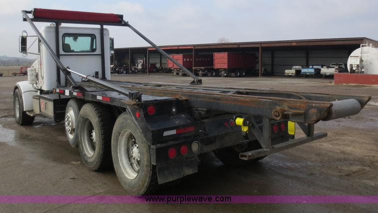 image for item D5765 1993 Peterbilt 357 roll off truck