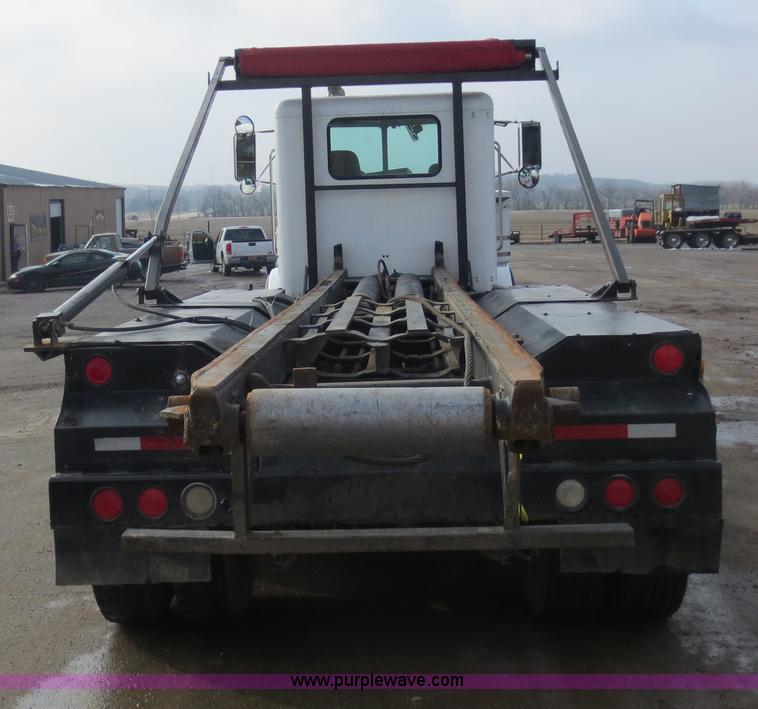 image for item D5765 1993 Peterbilt 357 roll off truck