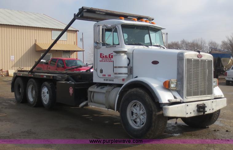 image for item D5765 1993 Peterbilt 357 roll off truck
