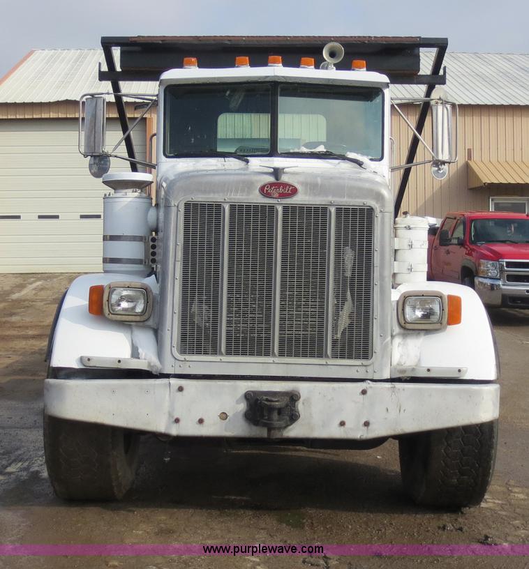 image for item D5765 1993 Peterbilt 357 roll off truck