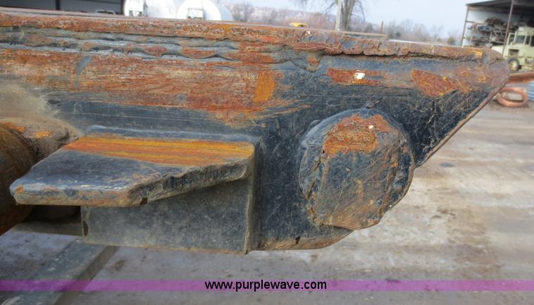 image for item D5765 1993 Peterbilt 357 roll off truck