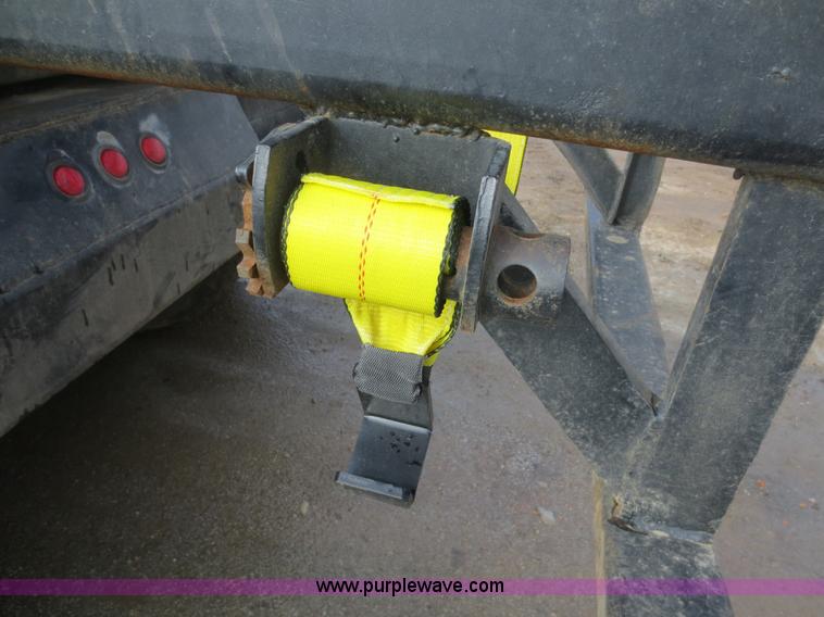 image for item D5765 1993 Peterbilt 357 roll off truck