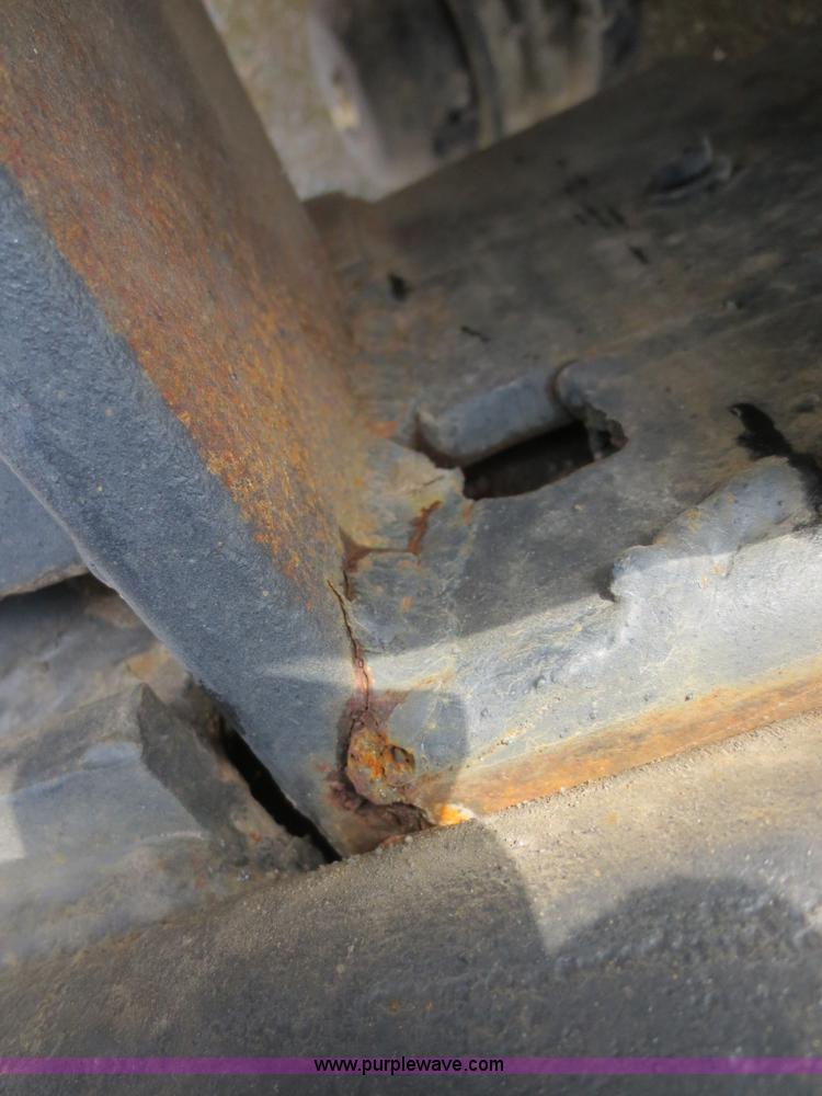 image for item D5765 1993 Peterbilt 357 roll off truck