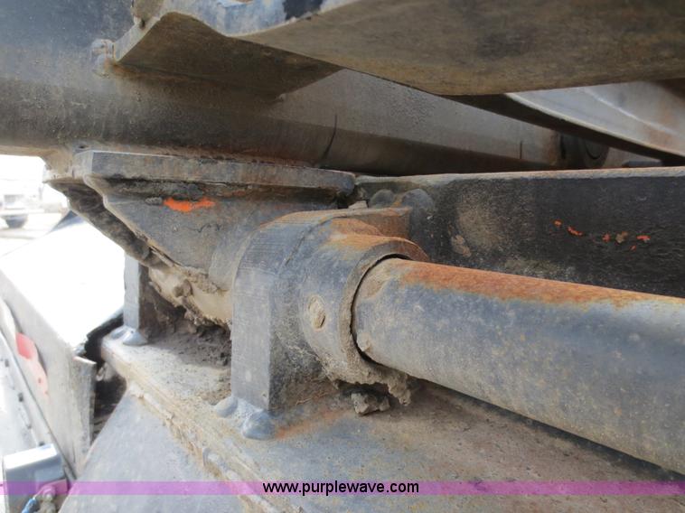 image for item D5765 1993 Peterbilt 357 roll off truck