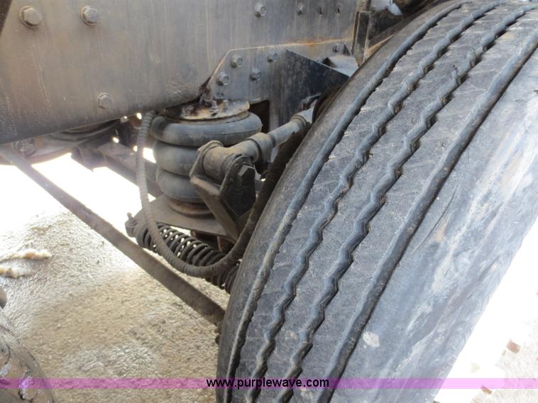 image for item D5765 1993 Peterbilt 357 roll off truck