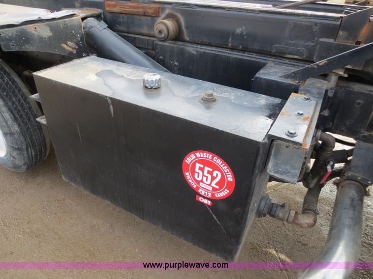 image for item D5765 1993 Peterbilt 357 roll off truck