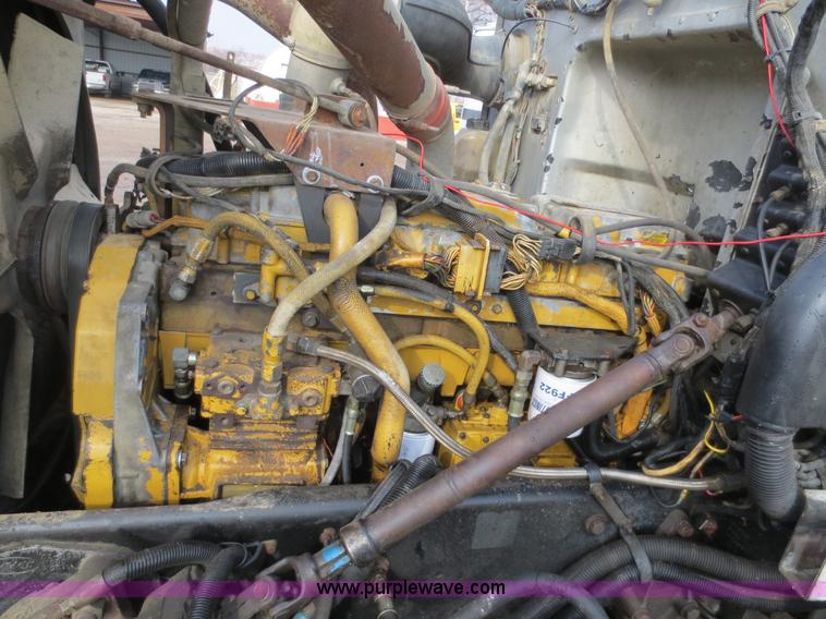 image for item D5765 1993 Peterbilt 357 roll off truck