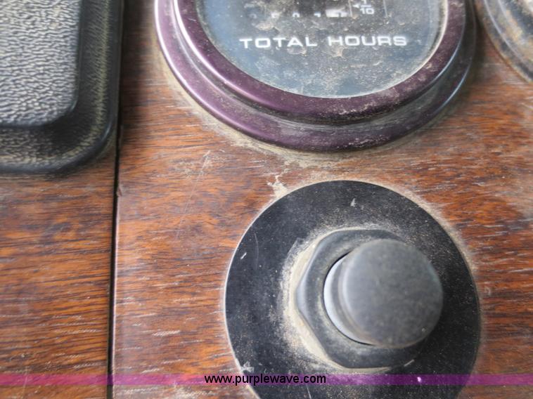 image for item D5765 1993 Peterbilt 357 roll off truck