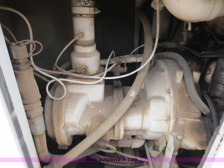 image for item D5766 1990 Leroi Dresser air compressor