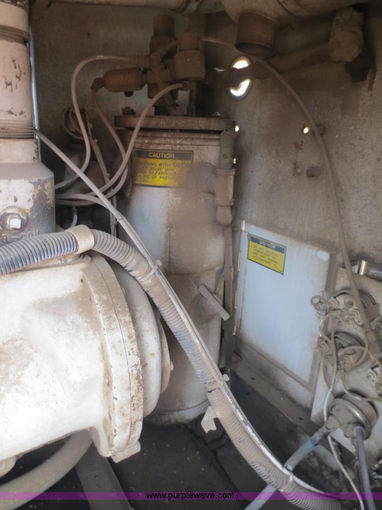 image for item D5766 1990 Leroi Dresser air compressor