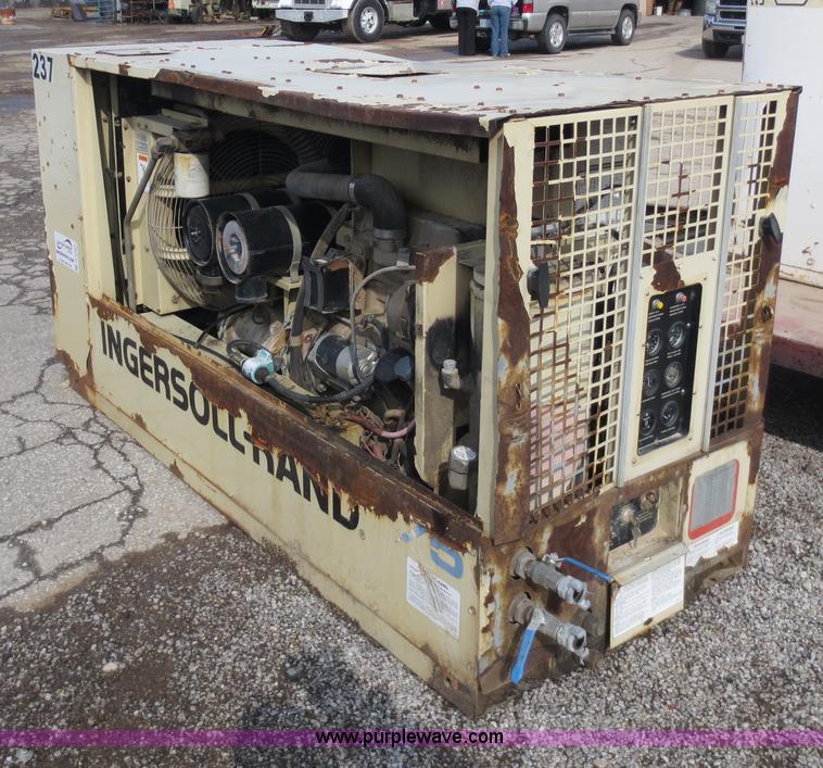 image for item D5767 1996 Ingersoll Rand air compressor