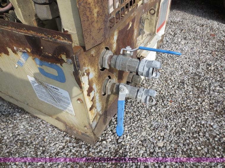 image for item D5767 1996 Ingersoll Rand air compressor