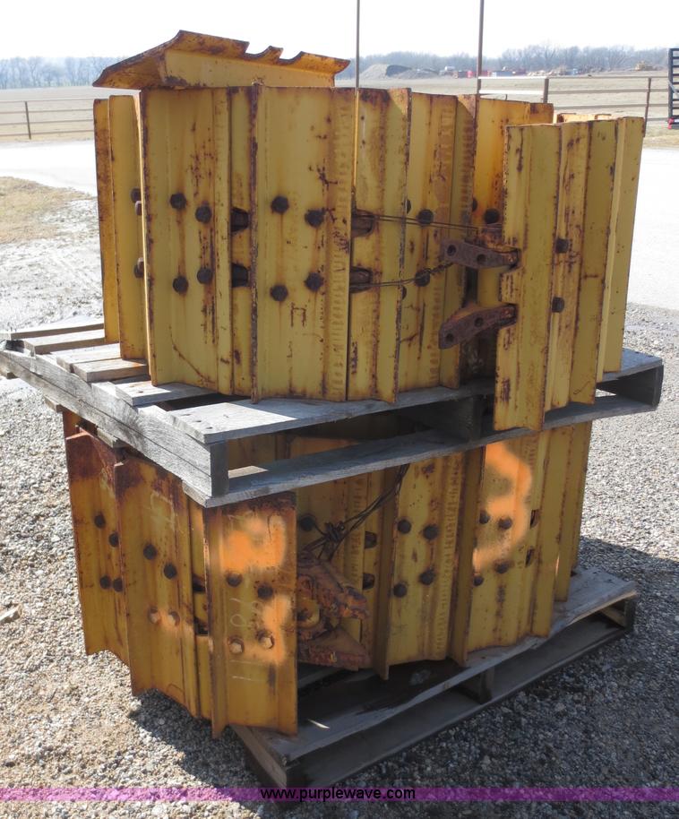 image for item D5775 (2) Caterpillar dozer tracks