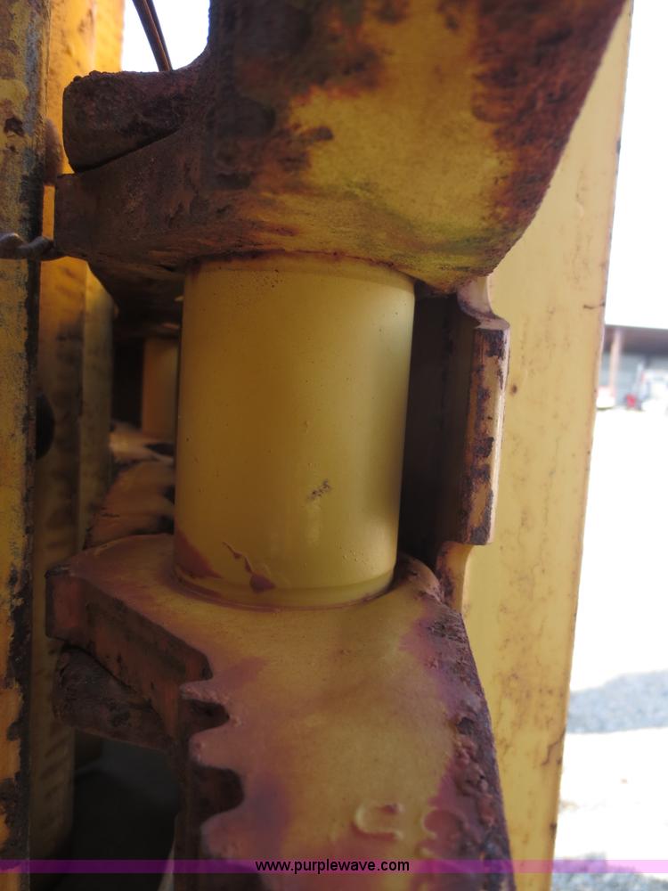 image for item D5775 (2) Caterpillar dozer tracks