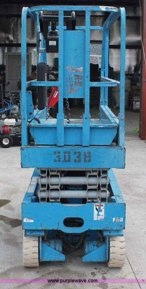 image for item E2838 2003 Genie GS-1930 scissor lift