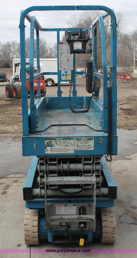 image for item E2838 2003 Genie GS-1930 scissor lift