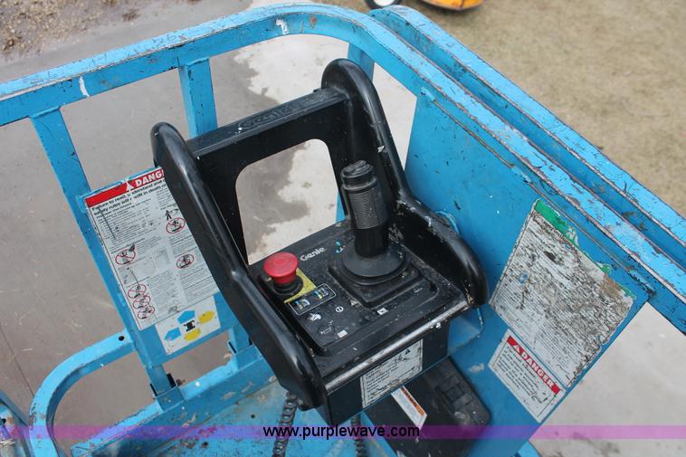 image for item E2838 2003 Genie GS-1930 scissor lift