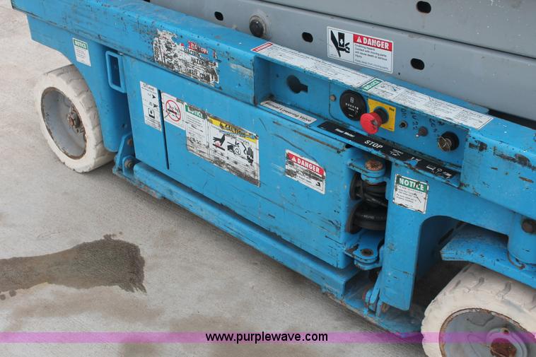 image for item E2838 2003 Genie GS-1930 scissor lift