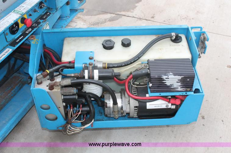 image for item E2838 2003 Genie GS-1930 scissor lift