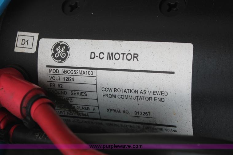 image for item E2838 2003 Genie GS-1930 scissor lift