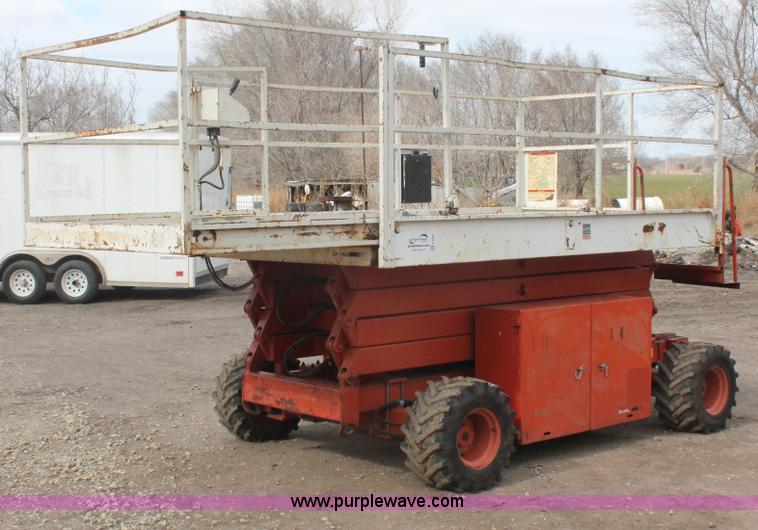 image for item E2840 Snorkel 3284 scissor lift