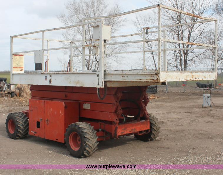 image for item E2840 Snorkel 3284 scissor lift