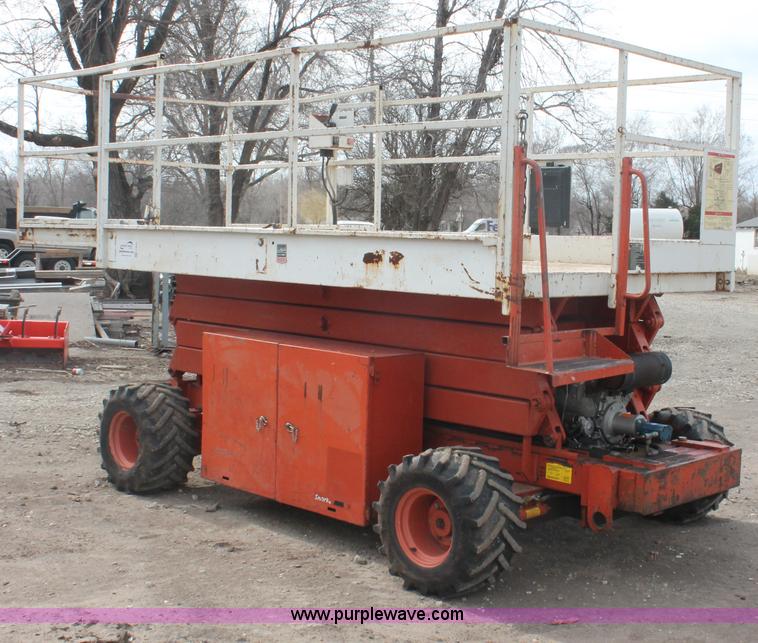 image for item E2840 Snorkel 3284 scissor lift