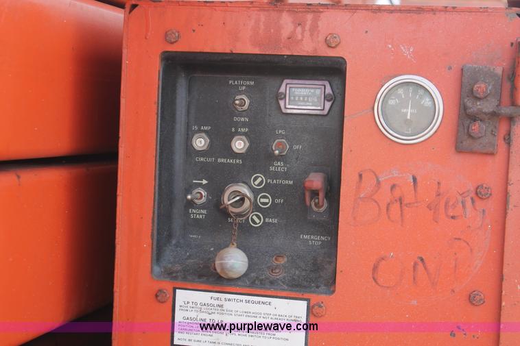 image for item E2840 Snorkel 3284 scissor lift