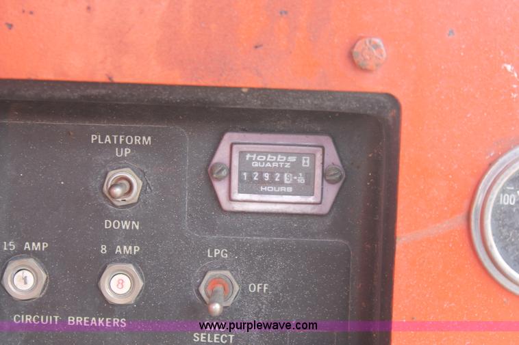 image for item E2840 Snorkel 3284 scissor lift