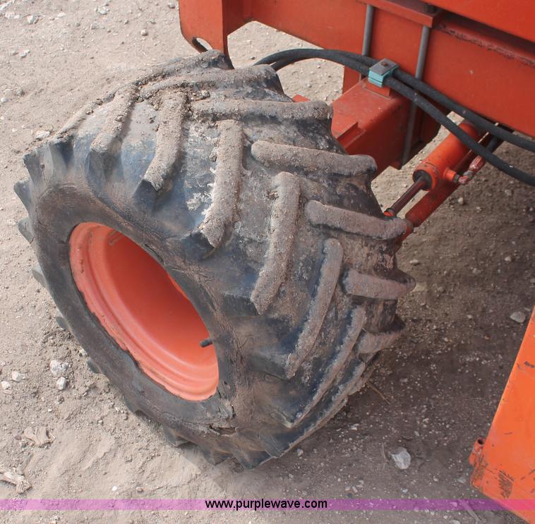 image for item E2840 Snorkel 3284 scissor lift