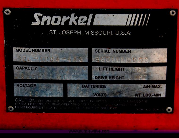 image for item E2840 Snorkel 3284 scissor lift