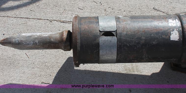 image for item E2849 Bobcat HB980 breaker