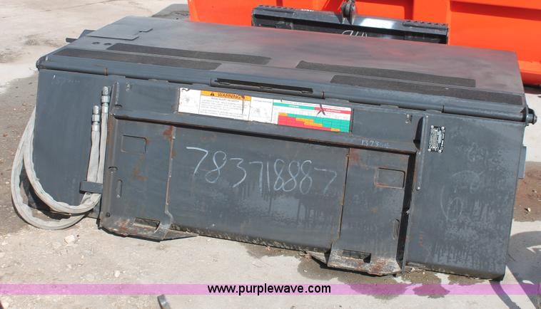 image for item E2854 2007 Bobcat 72 sweeper