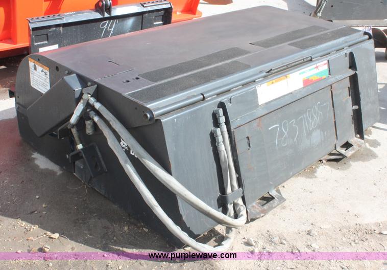 image for item E2854 2007 Bobcat 72 sweeper