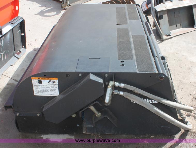 image for item E2854 2007 Bobcat 72 sweeper
