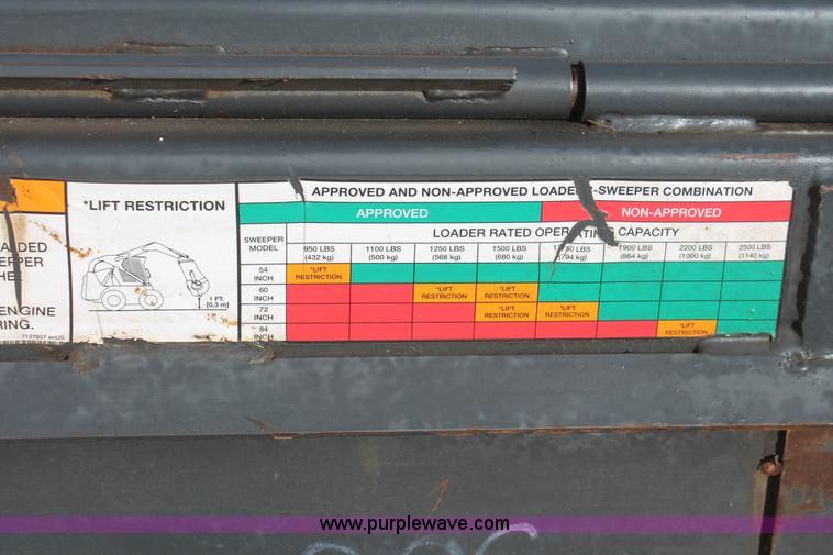 image for item E2854 2007 Bobcat 72 sweeper