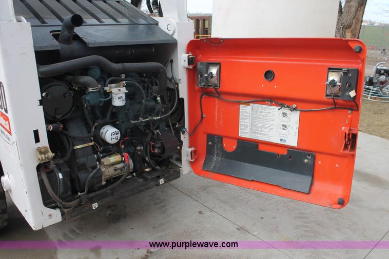 image for item E2860 2009 Bobcat S300 skid steer