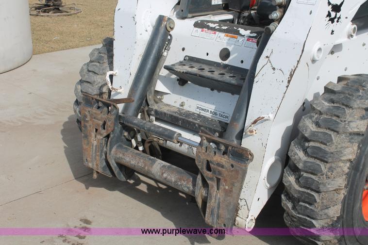 image for item E2860 2009 Bobcat S300 skid steer