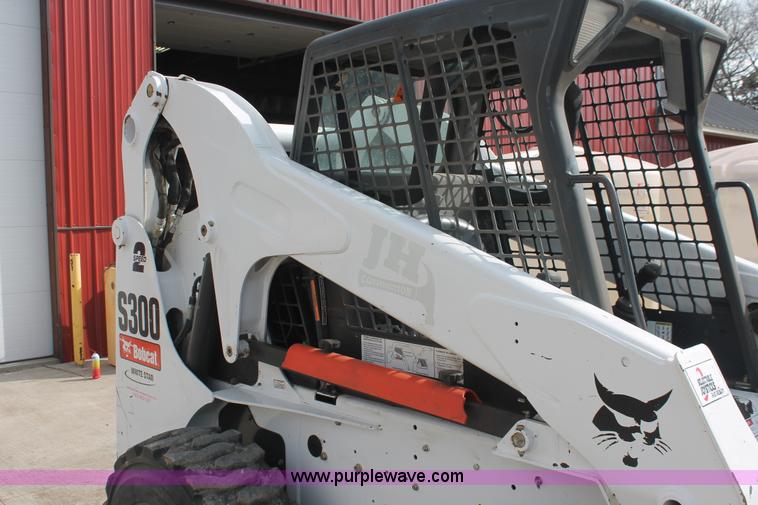 image for item E2860 2009 Bobcat S300 skid steer