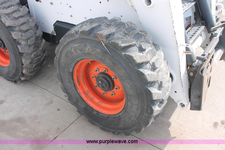 image for item E2860 2009 Bobcat S300 skid steer